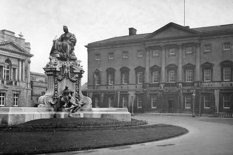 Leinster House Black & White